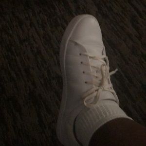 Meet your Posher, Carla